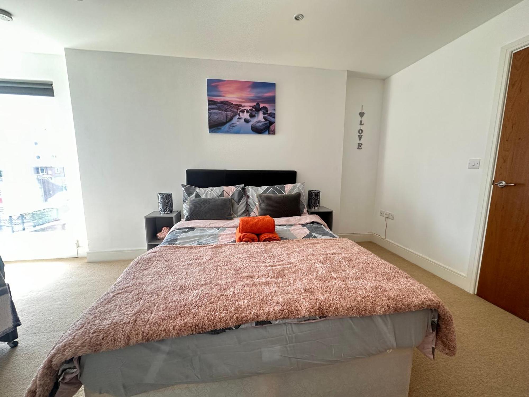 Water Front Apt Walk To The Beach & City Centre Swansea Exterior photo